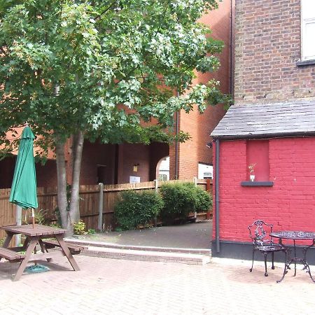 Alexandra Guest House Hemel Hempstead Bagian luar foto