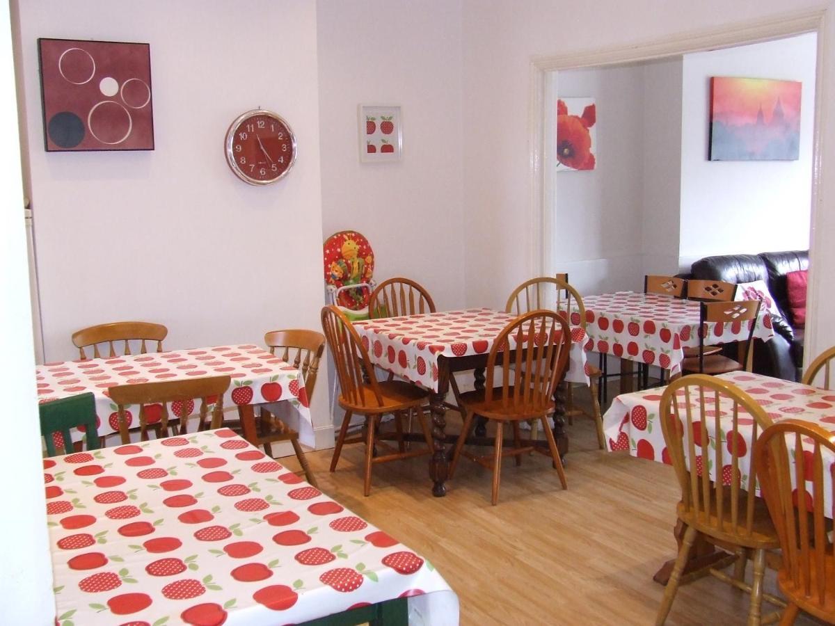 Alexandra Guest House Hemel Hempstead Bagian luar foto