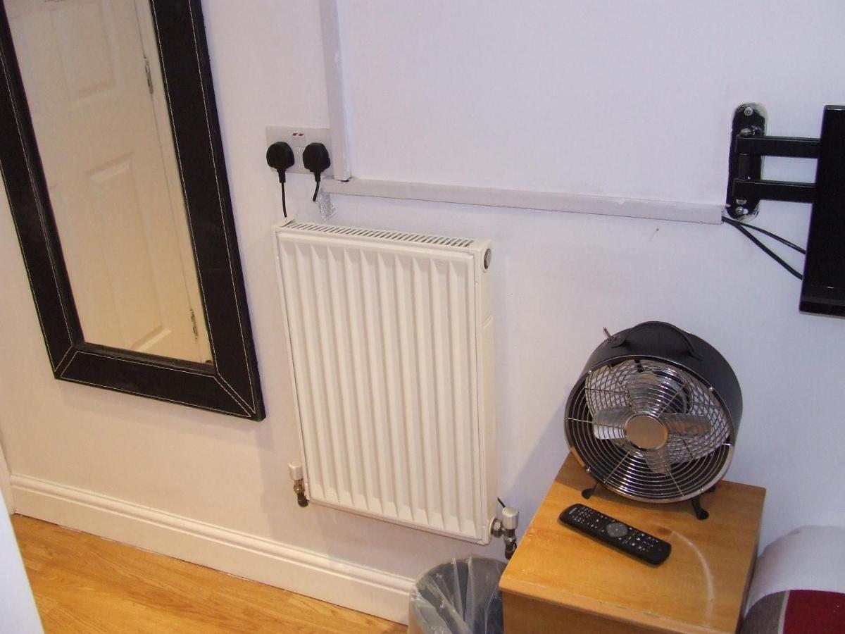 Alexandra Guest House Hemel Hempstead Bagian luar foto