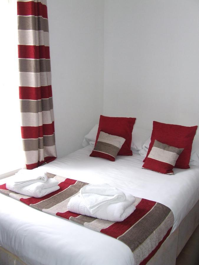 Alexandra Guest House Hemel Hempstead Bagian luar foto
