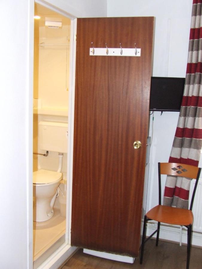 Alexandra Guest House Hemel Hempstead Bagian luar foto