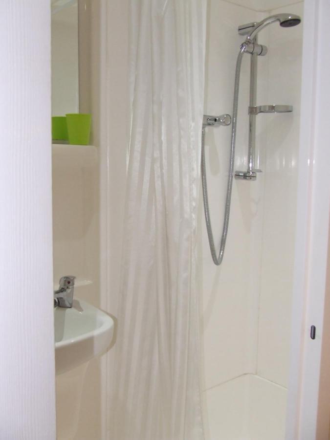 Alexandra Guest House Hemel Hempstead Bagian luar foto