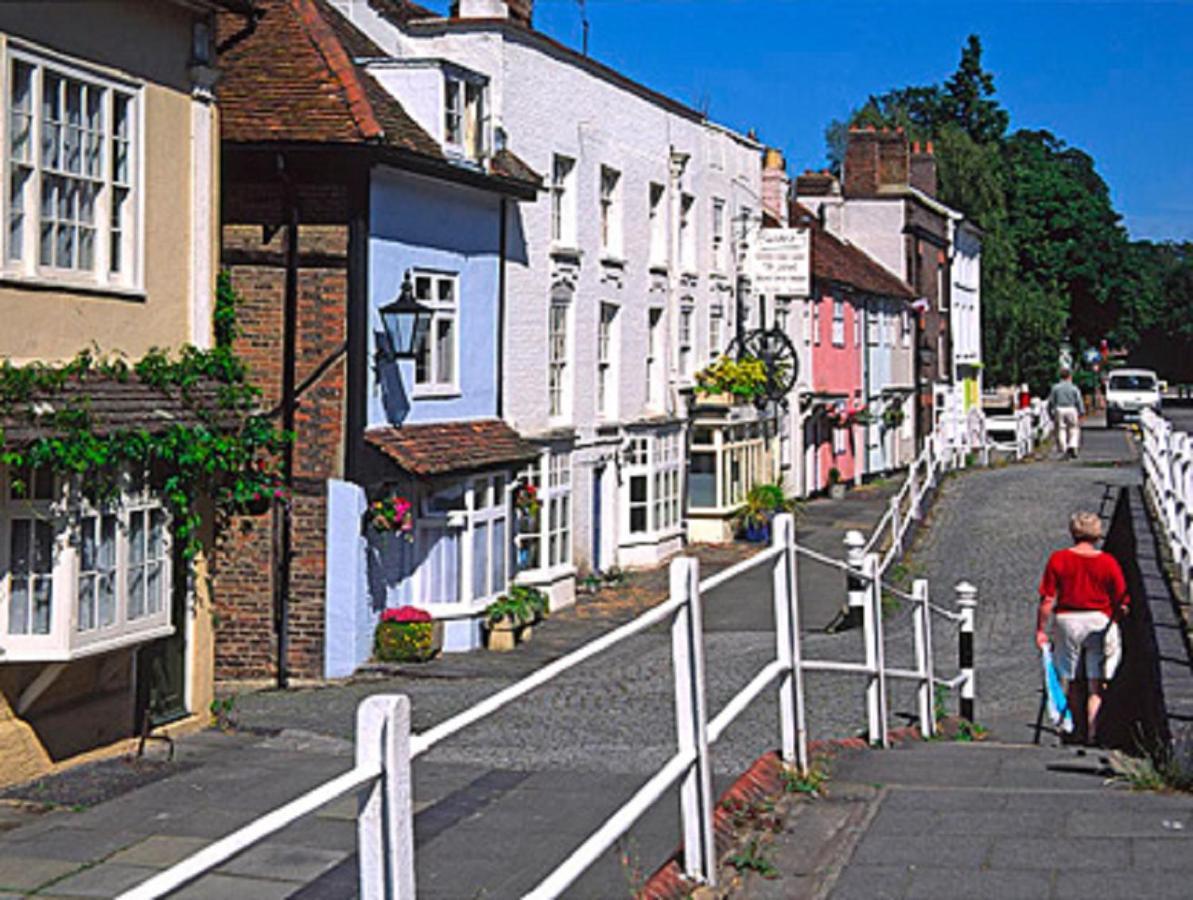 Alexandra Guest House Hemel Hempstead Bagian luar foto