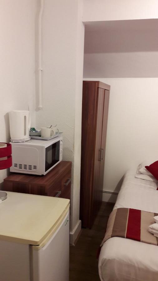 Alexandra Guest House Hemel Hempstead Bagian luar foto