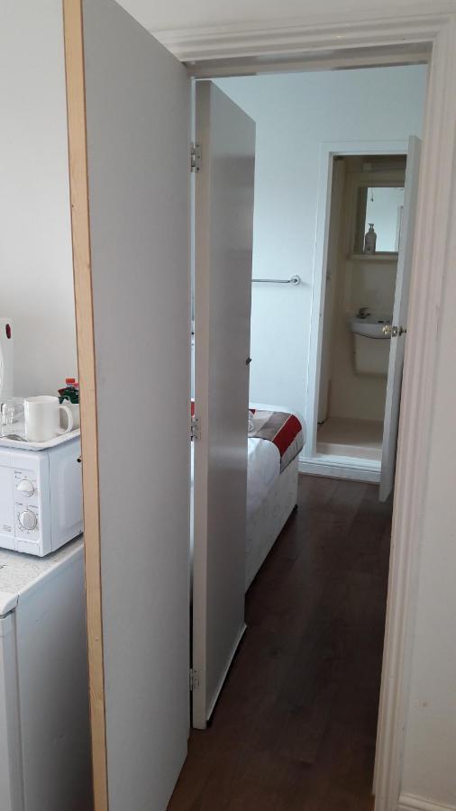 Alexandra Guest House Hemel Hempstead Bagian luar foto