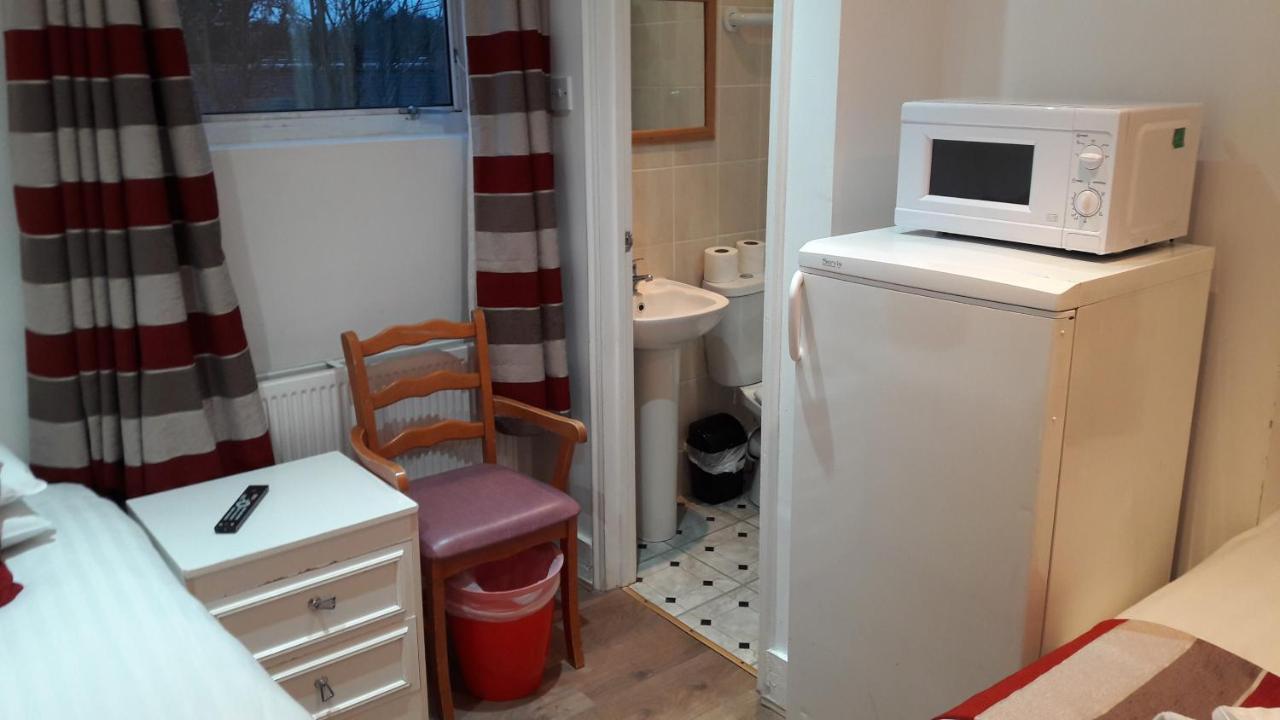 Alexandra Guest House Hemel Hempstead Bagian luar foto